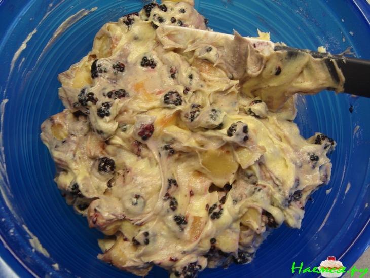 Персиково-ежевичный пирог