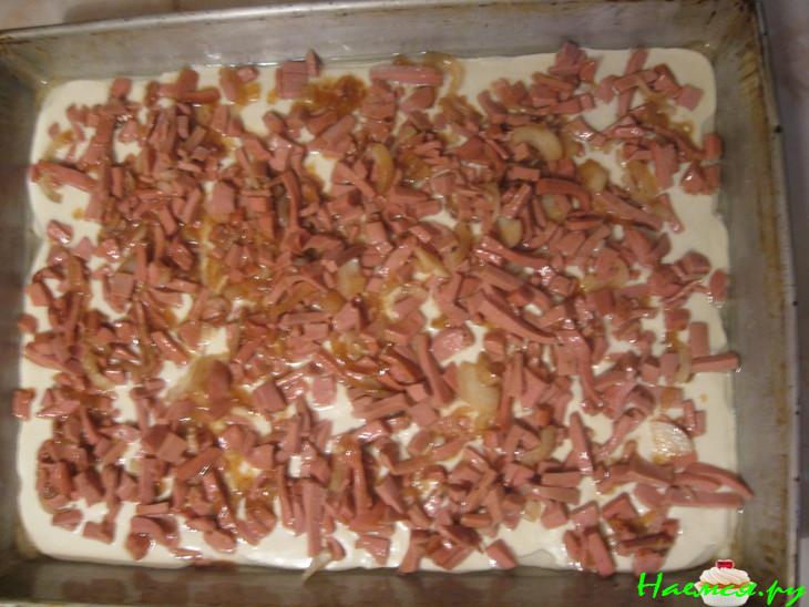 Пицца домашняя с колбаской