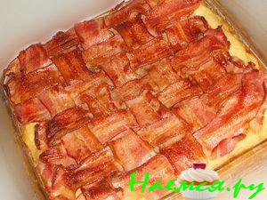 Картофельный пирог под беконовым ковриком