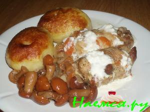 Куриные рулетики с опятами и чесноком
