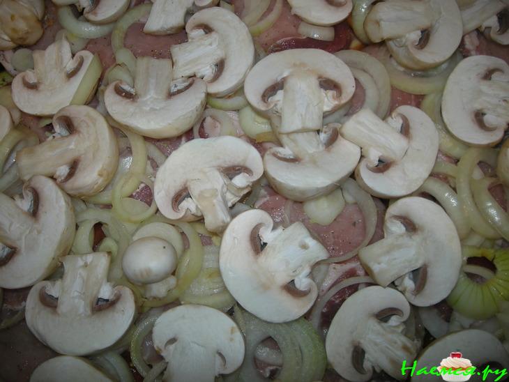 Мяско запеченное с баклажанами