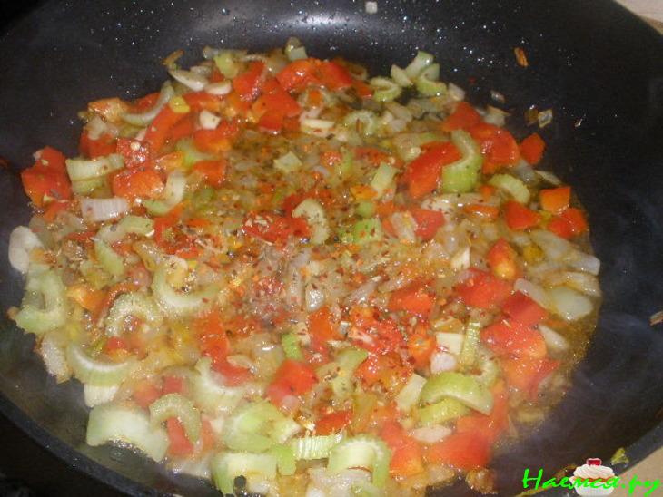 Чили из лосося с фасолью