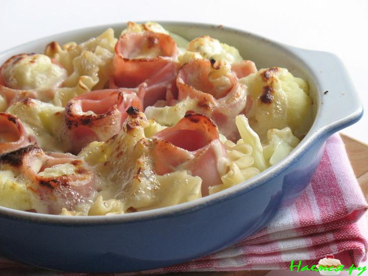 Паста с ветчиной и цветной капустой «Розовый сад»