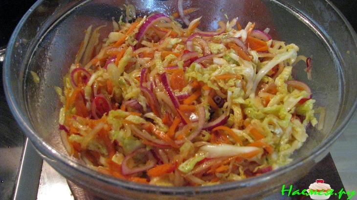 Китайский салат с капустой и дайконом