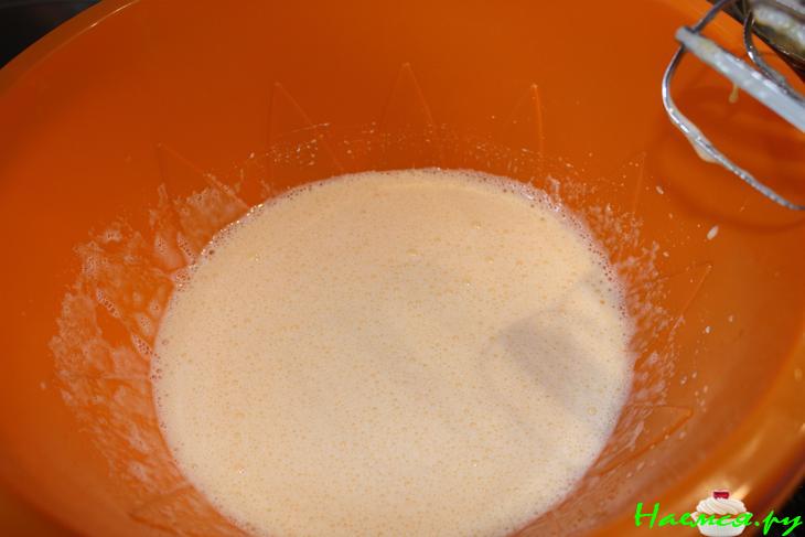 Нежные рулеты с баунти и клубникой