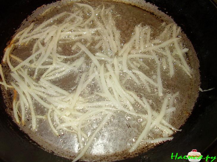 Салат "Гнездо" с перепелиными яйцами