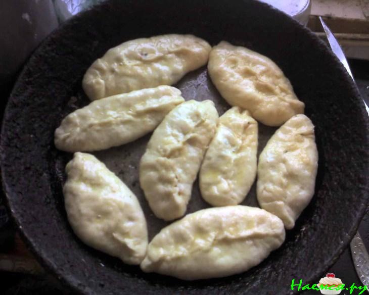 Печеные пирожки с двумя начинками Печеные пирожки с двумя начинками