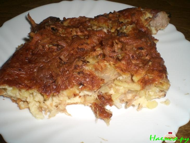 Пирог с картофеля и тунцом