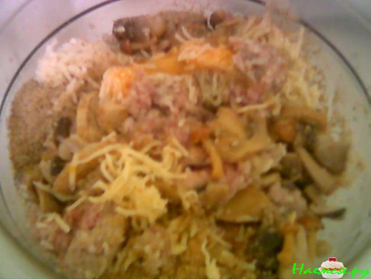 Бифтеки (котлеты) с картофелем в духовке