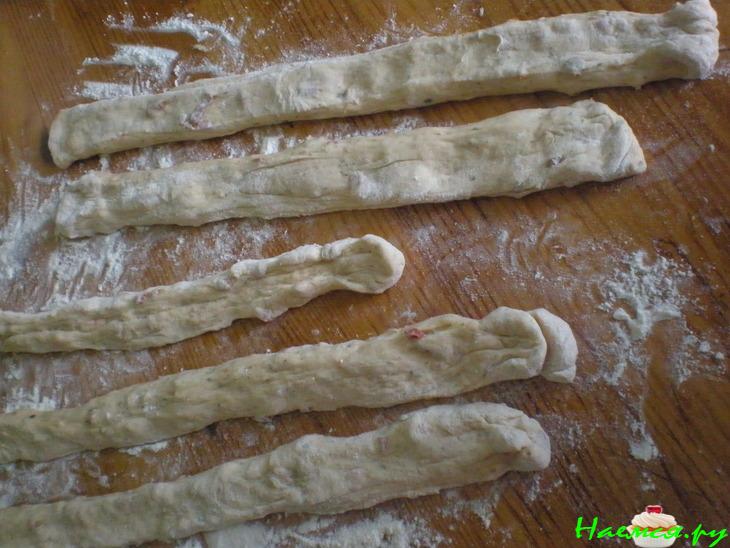 Булочки гриль с базиликом и вяленными помидорами