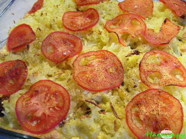 Картофельно-грибная запеканка на хрустящих хлебцах