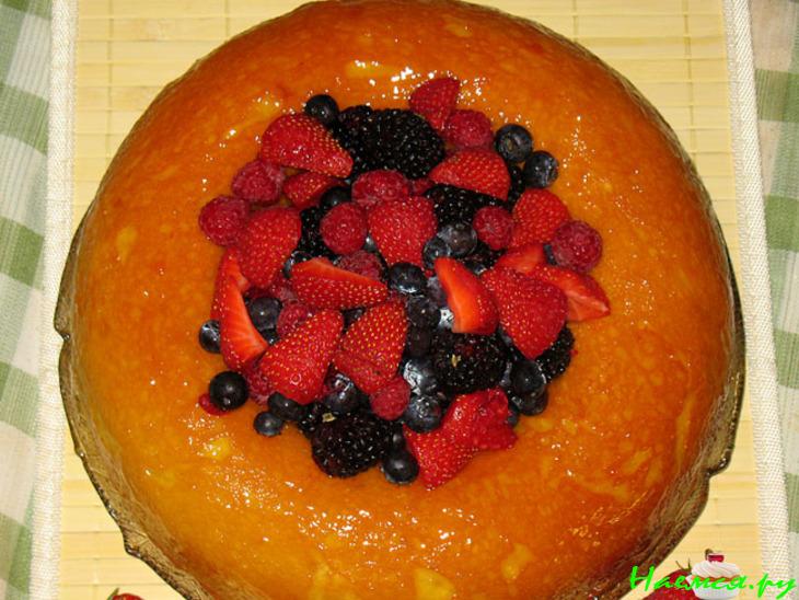 Саварин со свежими ягодами Саварин со свежими ягодами