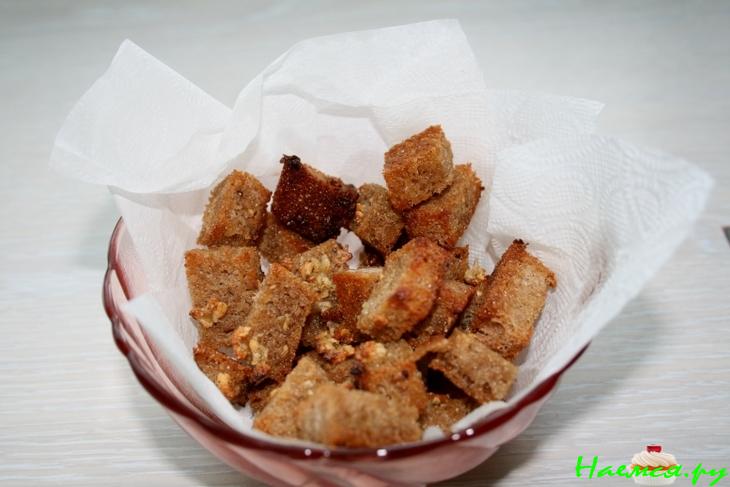 Крем-суп из кабачка с прованскими травами и чесночными гренками