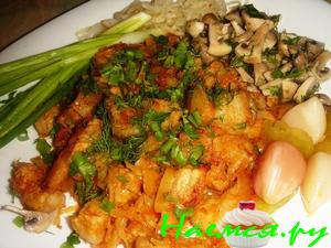 Тушенная капуста с грудинкой и паприкой