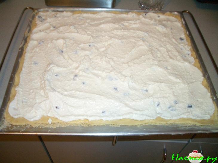 Пирог с творогом в глазури