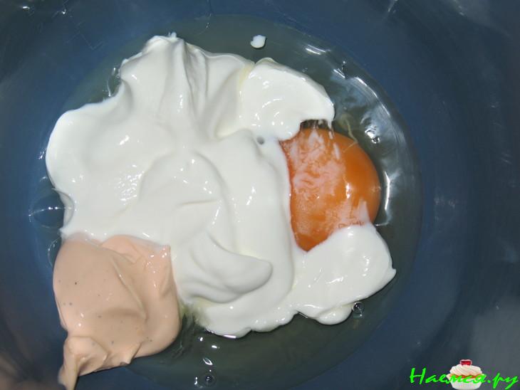 Слоеная запеканка с копченой рыбой