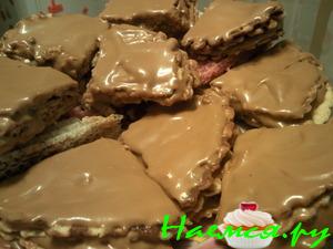 Вафли с кремом из сгущенки (трубочки со сгущенкой)