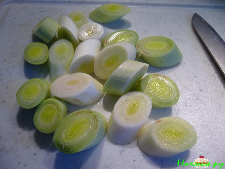 Гратен с пореем и рыбой