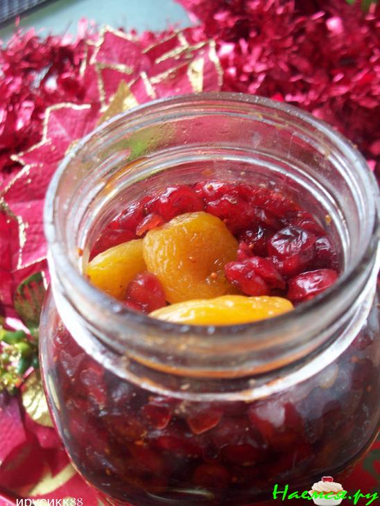 Пирог яблочный с творогом и винными сухофруктами в тесте фило 