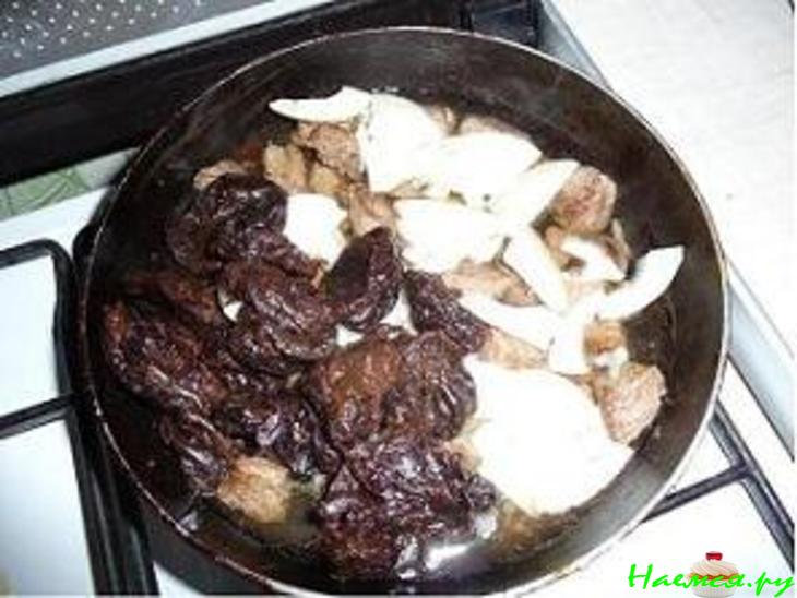 Говядина тушеная с черносливом Говядина тушеная с черносливом