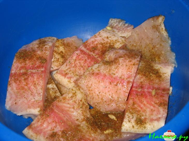 Телапия в шубке с йогуртово-горчичным соусом Телапия в шубке с йогуртово-горчичным соусом