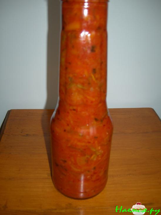 Томатный пряный соус с кабачком