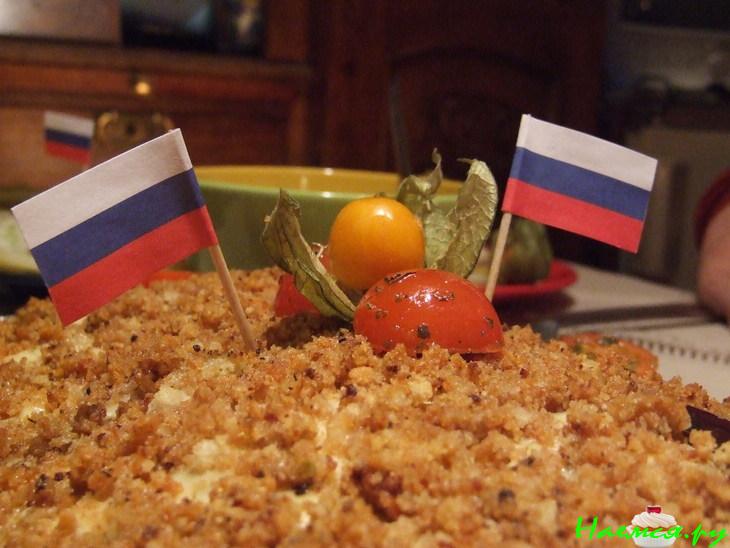 Три мяса отваренные и запеченные под сливочным соусом с пюре из зеленого горошка