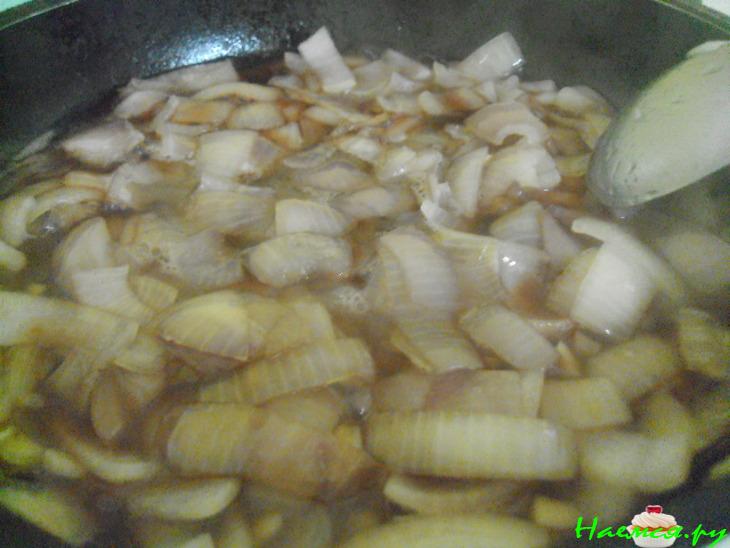 Свинина с черносливом в красном вине