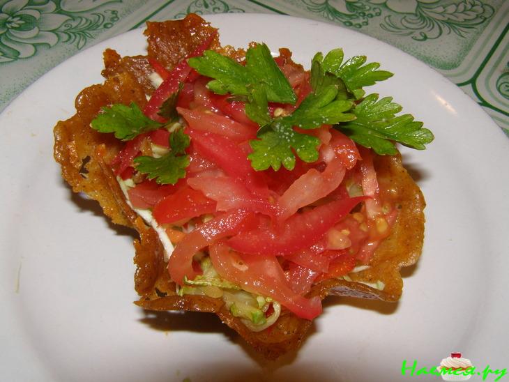 Овощи в сырной корзинке