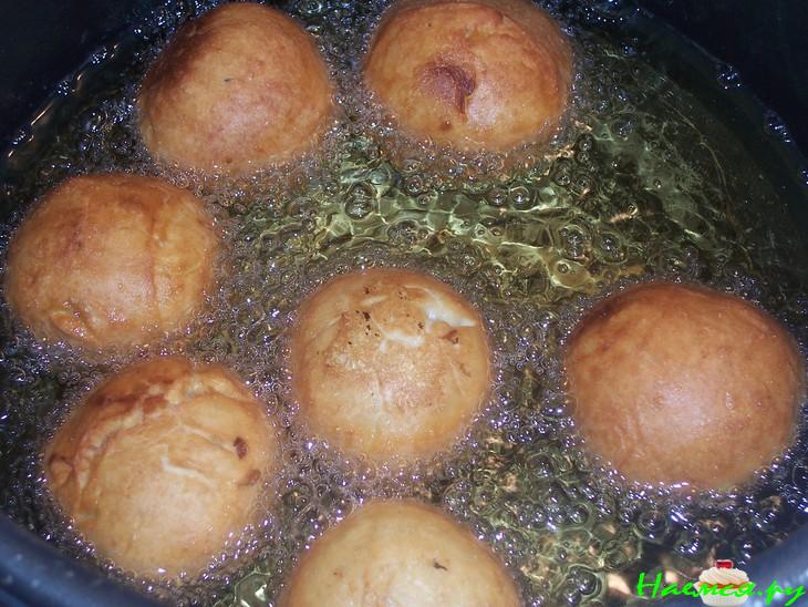 Крапфен с вишней в шоколаде