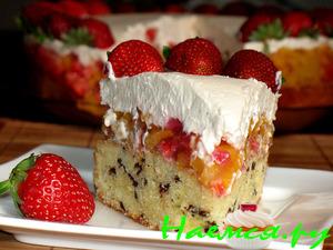 Клубнично-персиковый торт с Маскарпоне Клубнично-персиковый торт с Маскарпоне