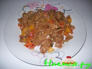 Паста домашнего приготовления с овощами