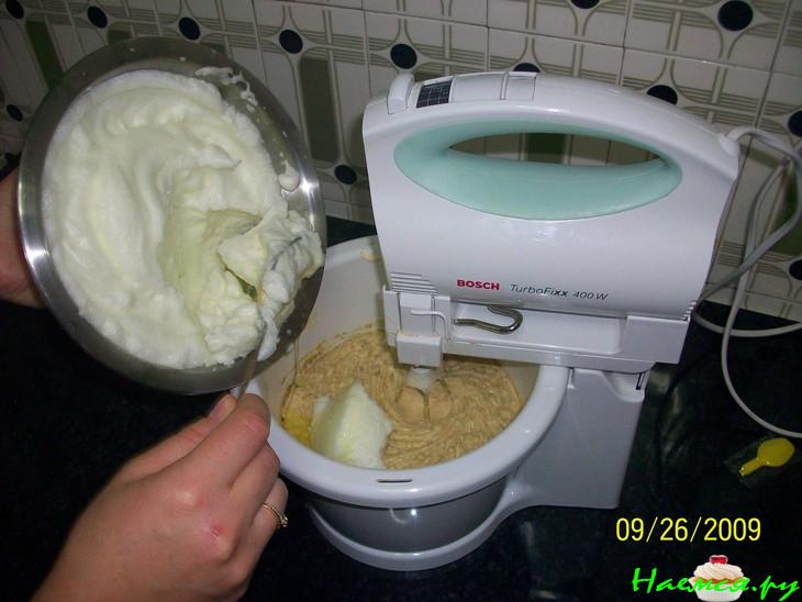 Персиковый пирог с манкой