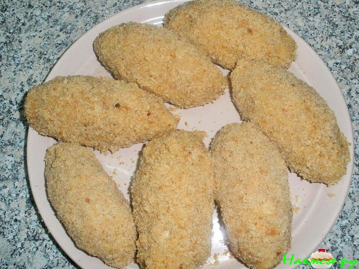 Куриные котлеты со сливочно-ореховой начинкой