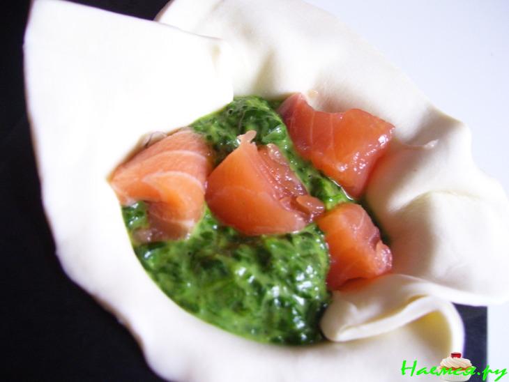 Корзиночки со шпинатом и рыбой