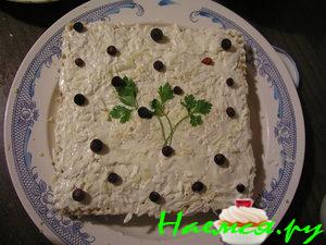 Рыбный вафельный тортик с консервированной макрелью