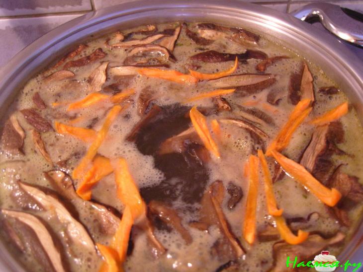 Суп грибной с сыром