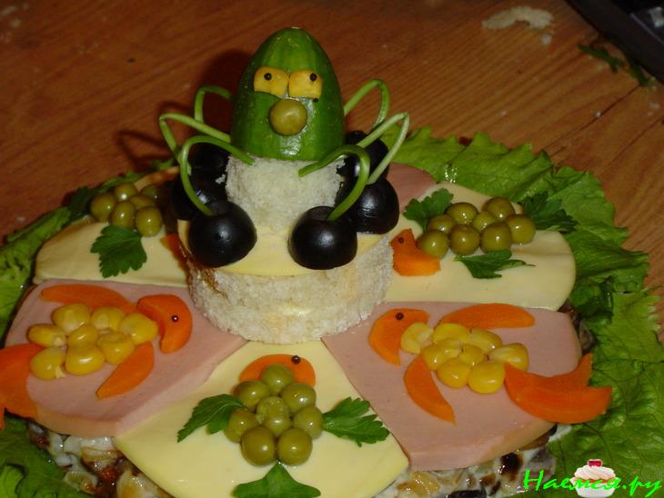 Салат с креветками и шампиньонами "Золотая рыбка"