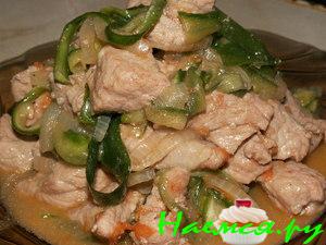 Горячий салат с мясом в китайском стиле