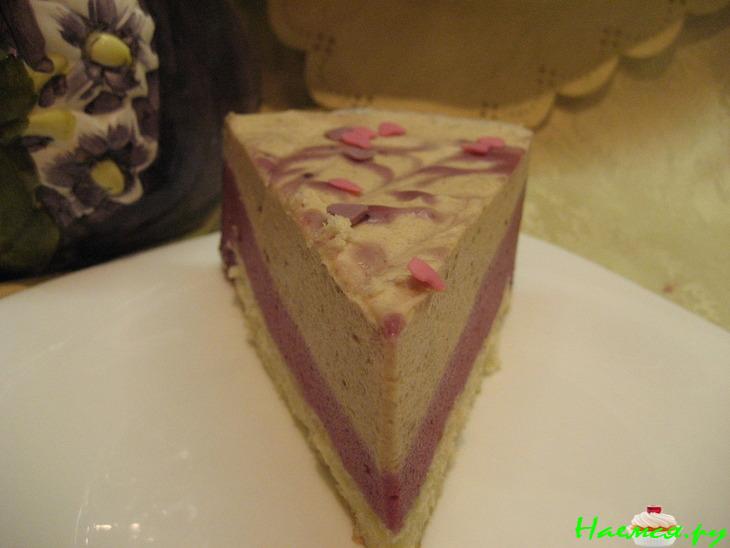 Торт бисквитный со смородиновым и банановым муссом "Наслаждение"