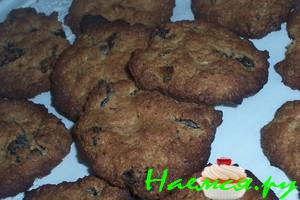 Овсяное печенье с вишней и орехами