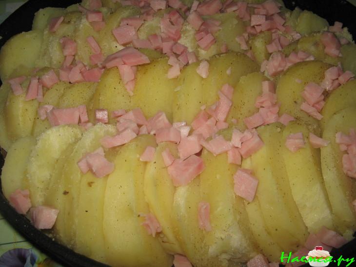 Картофель запеченный со сметаной