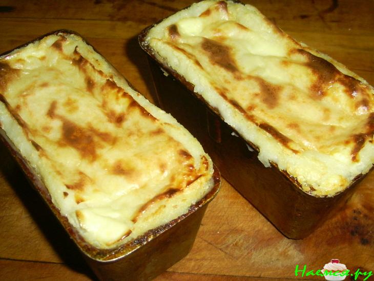 Запеканка манная с персиками Запеканка манная с персиками