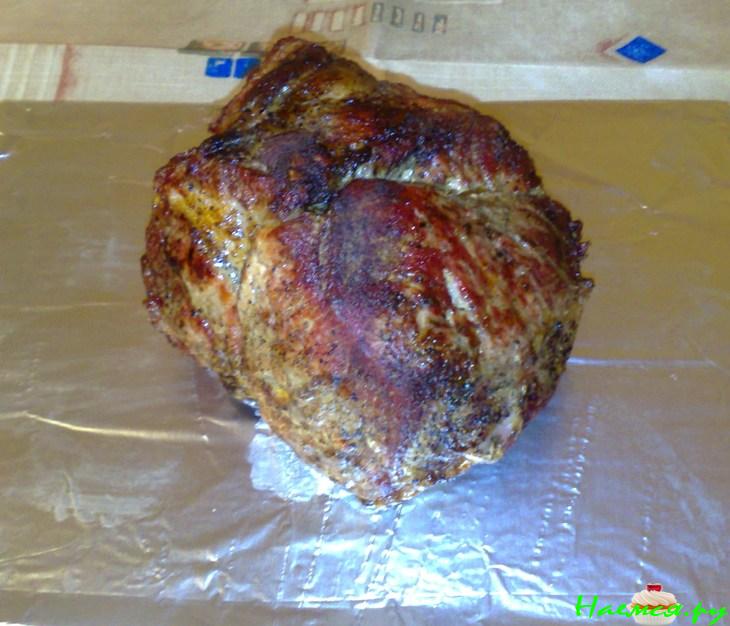 Свинина запечённая с грибами в сметане