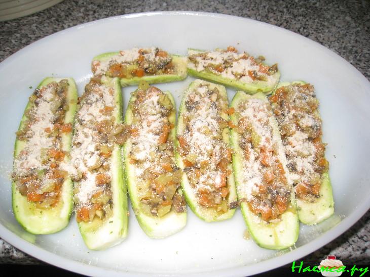 Кабачки запеченые с овощами Кабачки запеченые с овощами