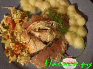 Маринованный лещ с овощами и картофелем