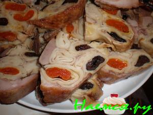 Утка фаршированная блинами и сухофруктами