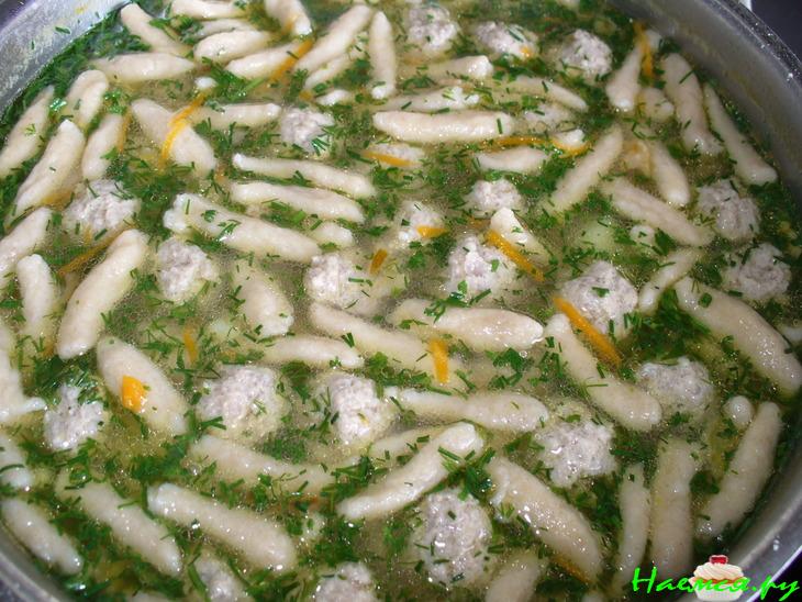 Суп с ржаными галушками и мясными фрикадельками