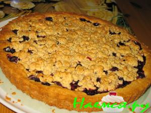 Песочный пирог с вишней и черной смородиной Песочный пирог с вишней и черной смородиной