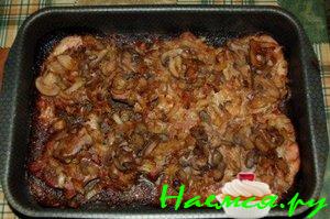Мясо в смородиново-томатной закваске с грибами